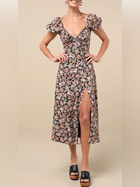 Lulu’s Floral Puff-Sleeve Midi Dress